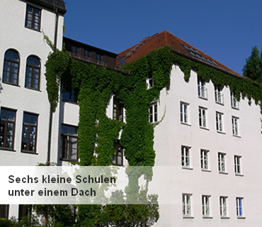 Schule in Großaufnahme Schule in Großaufnahme